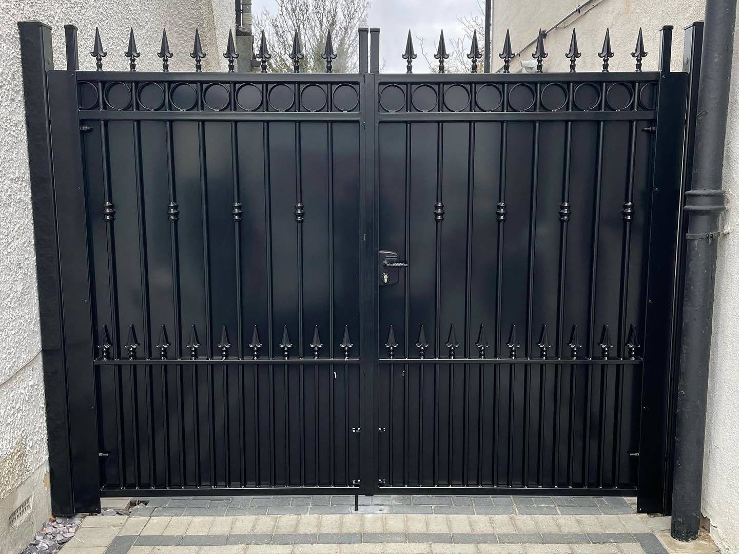 Fabricated metal gate example
